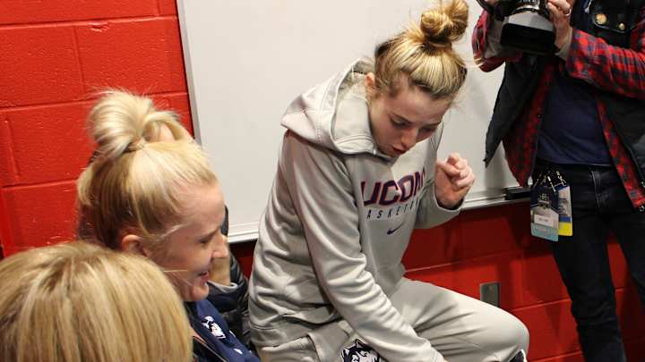 Samuelson sisters cheer each other's NCAA Tournament runs