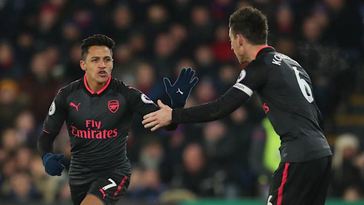 Arsenal Ace Héctor Bellerín Weighs in on Rumours of Feud Between Alexis Sánchez & Laurent Koscielny