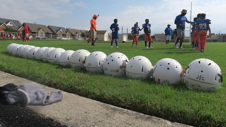 Football in America: Dallas, Where Everything is Bigger—Including Expectations