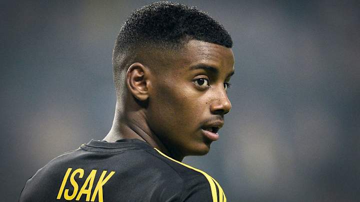 Borussia Dortmund Manager Praises 18-Year-Old Striker After Maiden Goal Seals DFB Cup Win