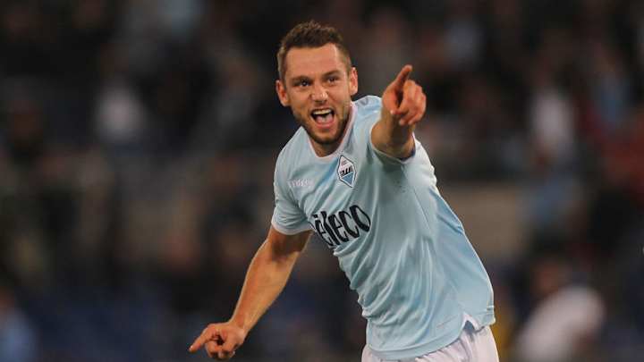 Liverpool Looks to Bolster Defense With Bargain Bid for Lazio's Stefan de Vrij