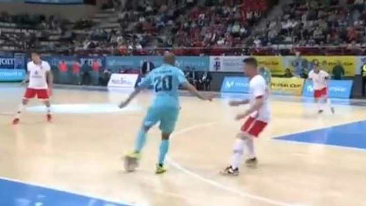 BRUTAL | El regate de fútsal que tiene loco a todo el mundo BRUTAL | El regate de fútsal que tiene loco a todo el mundo