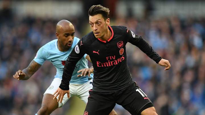 Arsenal 'Willing' to Sell Mesut Ozil to Barcelona in January to Stop Free Transfer to Man Utd