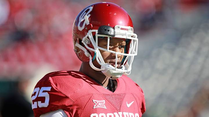 Fans chant ‘He hits women’ at Oklahoma RB Joe Mixon during Sugar Bowl