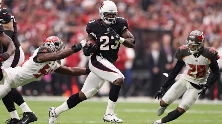 Four Downs: Adrian Peterson Finds Fit in Arizona; It’s Brett Hundley’s Turn in Green Bay