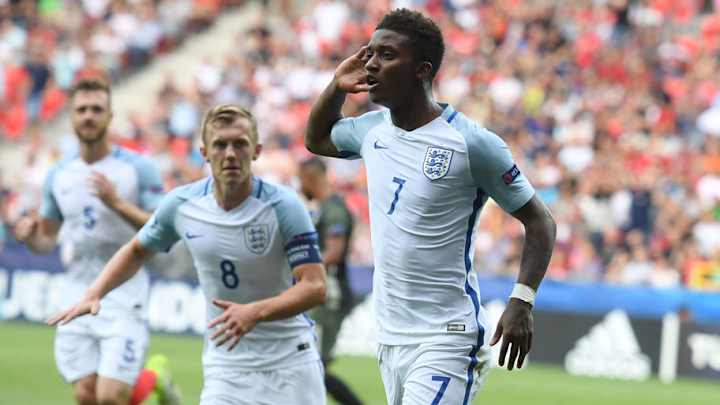 Leicester City to Tie Down Starlet Demarai Gray as Riyad Mahrez Exit Looms Ever Closer