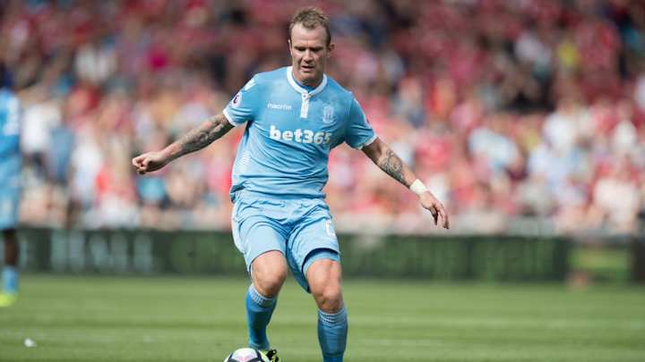 Burnley Want Stoke Midfielder Glenn Whelan to Replace Joey Barton in Bid to Strengthen Midfield