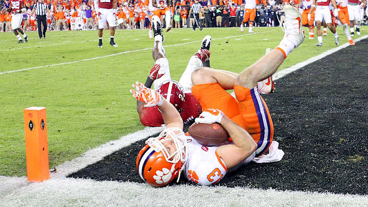 WATCH: Clemson wins CFP title on Deshaun Watson TD pass with one second remaining
