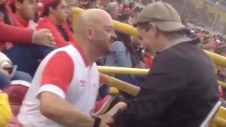 This is How a Blind and Deaf Soccer Fan Watches a Match