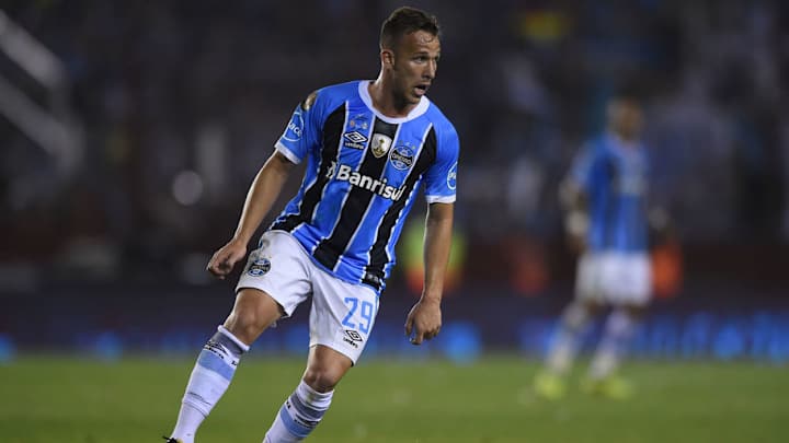 COMPETENCIA | El Barça ya conoce el precio de Arthur y un grande de Europa se interesa por él COMPETENCIA | El Barça ya conoce el precio de Arthur y un grande de Europa se interesa por él