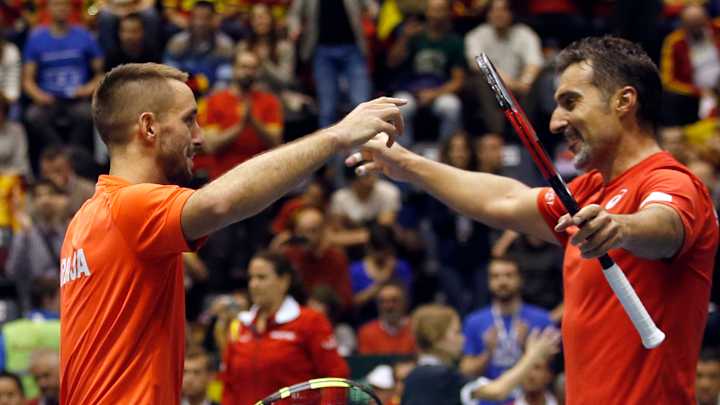 Serbia into Davis Cup semis after doubles win over Spain