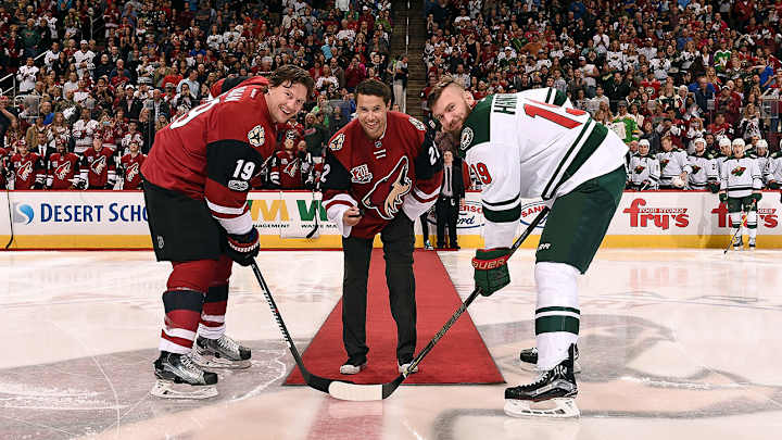 Craig Cunningham drops puck at Coyotes game