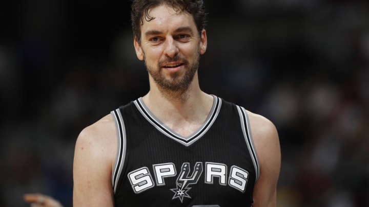 Spurs center Pau Gasol out indefinitely with broken finger