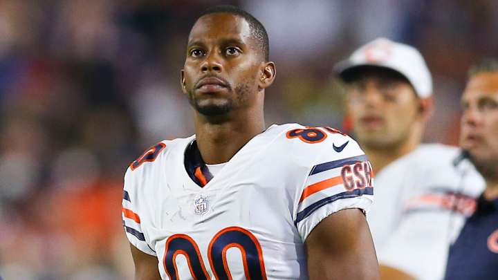 Report: Bears Release Receiver Victor Cruz