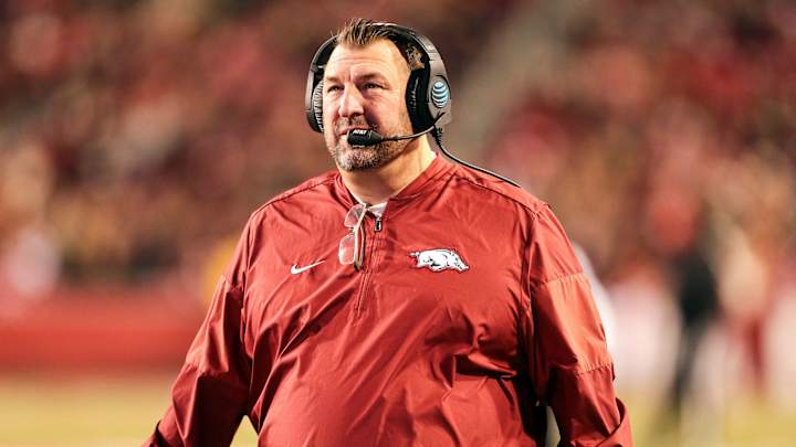 Bret Bielema's Arkansas Finale Perfectly Captures His Mediocre Tenure Bret Bielema's Arkansas Finale Perfectly Captures His Mediocre Tenure