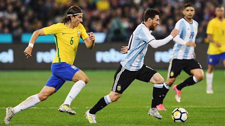 Atletico Defender Claims Lionel Messi Could 'Win League With a Mediocre Team' Ahead of Barca Clash Atletico Defender Claims Lionel Messi Could 'Win League With a Mediocre Team' Ahead of Barca Clash