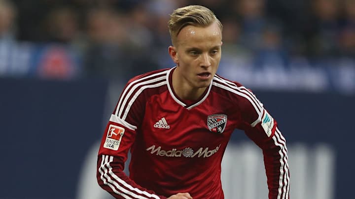 Huddersfield Announce Signing of Right-Back Florent Hadergjonaj on Season-Long Loan Deal