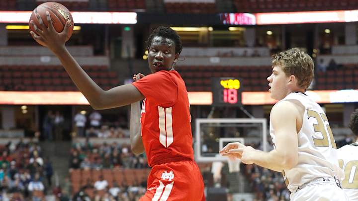 Five-Star Center Bol Bol, Son of Manute, Commits to Oregon