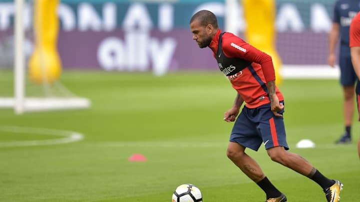 VIDEO: Guardiola Concedes He'd Have Liked to Sign Alves But Insists He Accepts Player's Decision