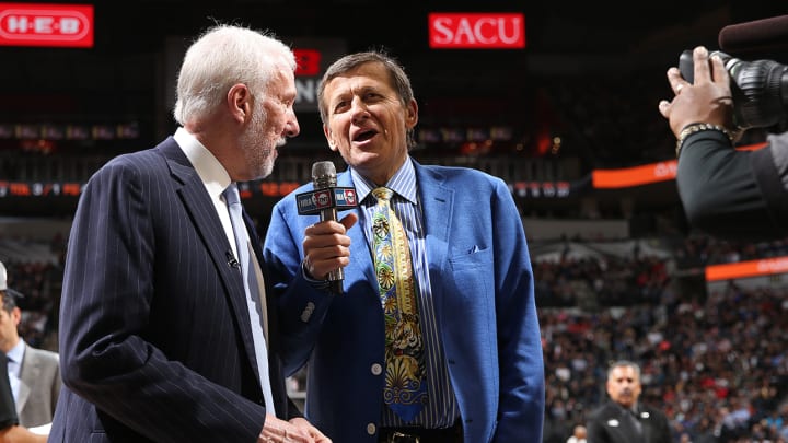 Gregg Popovich gives tie he wore to Craig Sager’s funeral to Craig Jr.