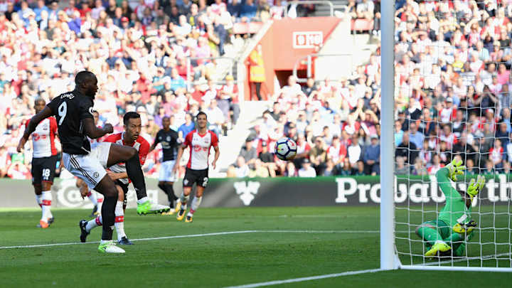 Lukaku's Early Goal Seals Tight Game for Manchester United Lukaku's Early Goal Seals Tight Game for Manchester United