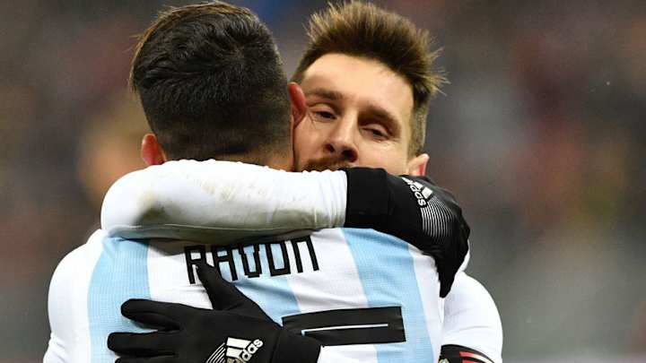 Emotiva carta del hermano de Pavón luego del debut del d en la Selección Argentina