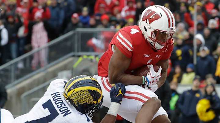 Wisconsin Has 11-0 Record for First Time After Finally Cracking Michigan in Defensive Struggle Wisconsin Has 11-0 Record for First Time After Finally Cracking Michigan in Defensive Struggle