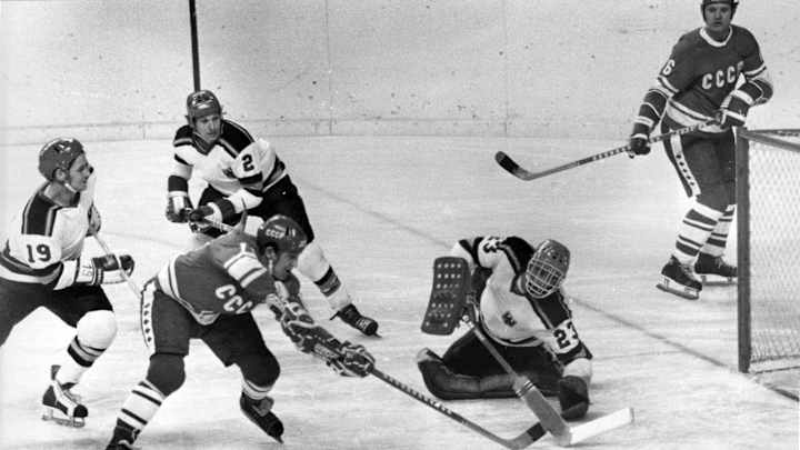 Soviet ice hockey great Vladimir Petrov dies at 69