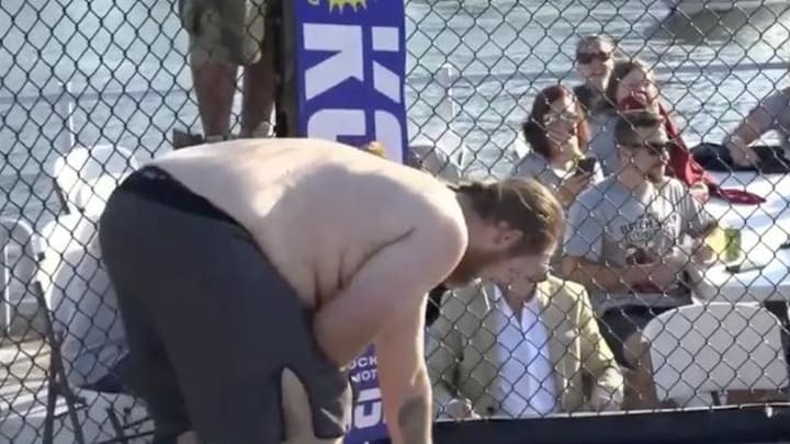 Video: MMA fighter automatically disqualified for puking in the octagon