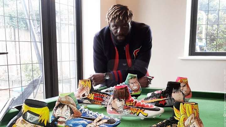La alucinante colección de botas anime de Bakary Sako
