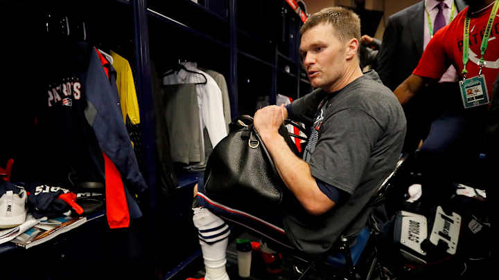 The guy who stole Tom Brady's jersey took a selfie with Brady and bragged about it The guy who stole Tom Brady's jersey took a selfie with Brady and bragged about it