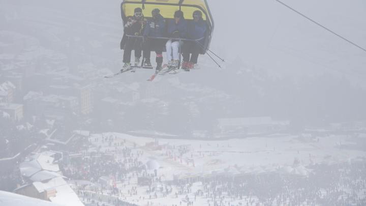 Fog postpones men's downhill at world championships