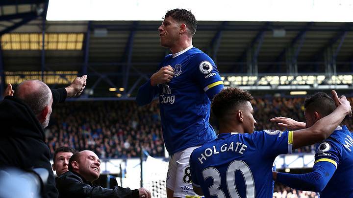 Arsenal Could Move for Everton Outcast Ross Barkley If Alex Oxlade-Chamberlain Leaves Arsenal Could Move for Everton Outcast Ross Barkley If Alex Oxlade-Chamberlain Leaves