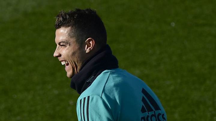 El nuevo look de CR7 antes del Clásico que incendia las redes sociales El nuevo look de CR7 antes del Clásico que incendia las redes sociales