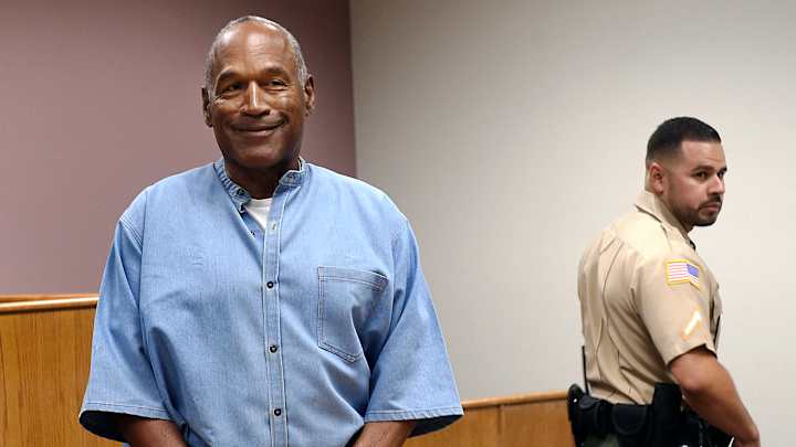 O.J. Simpson Dressed Up as Himself for Halloween, and Kids Actually Went to His House O.J. Simpson Dressed Up as Himself for Halloween, and Kids Actually Went to His House