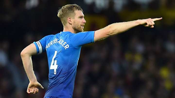 Per Mertesacker Insists There's Been No 'Dip in Commitment' From Contract Rebels Sanchez & Ozil Per Mertesacker Insists There's Been No 'Dip in Commitment' From Contract Rebels Sanchez & Ozil