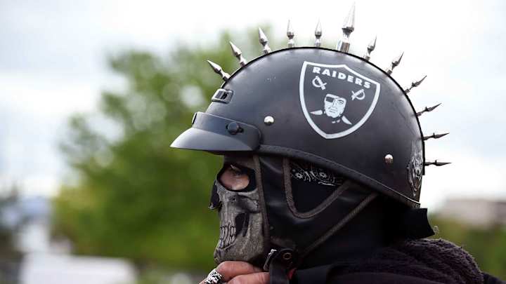 Report: Oakland group submits Raiders stadium proposal to NFL Report: Oakland group submits Raiders stadium proposal to NFL