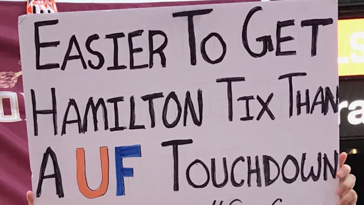 Here Are the Best Signs From College GameDay in New York City Here Are the Best Signs From College GameDay in New York City