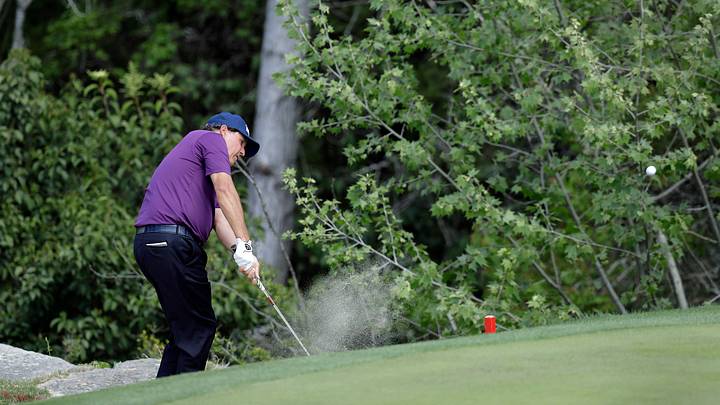 Mickelson says he won't be called as witness in trial