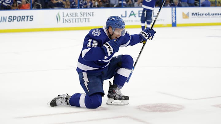 Lightning agree to terms on $26.5M, five-year deal with forward Ondrej Palat