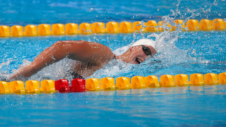 Adam Peaty breaks record in men's 50 breaststroke at worlds Adam Peaty breaks record in men's 50 breaststroke at worlds
