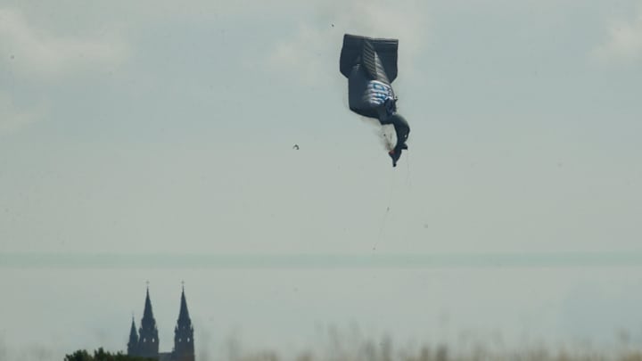 Blimp goes down at US Open
