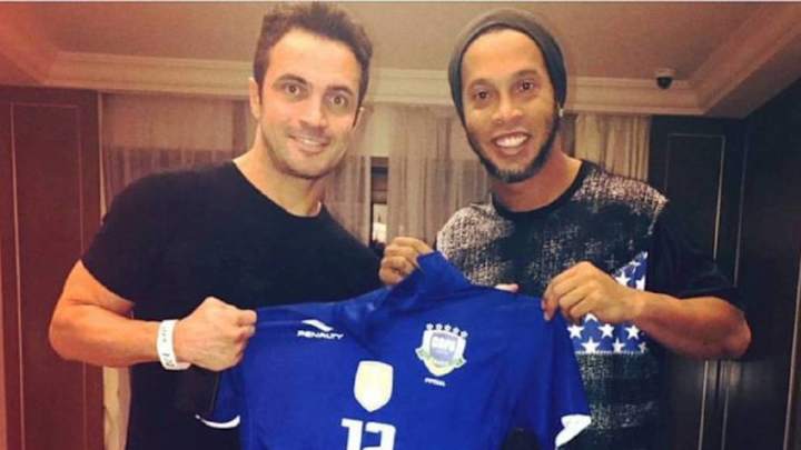 Ronaldinho podría ser el nuevo refuerzo de la selección brasileña de fútbol sala
