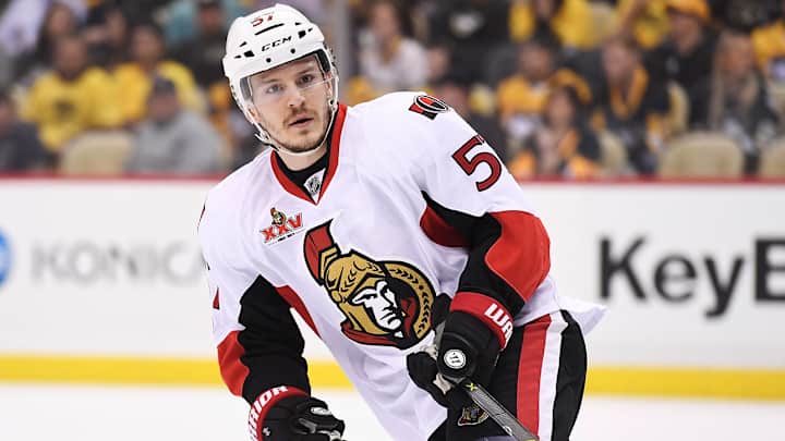 Blackhawks Forward Tommy Wingels Recovering From Broken Foot