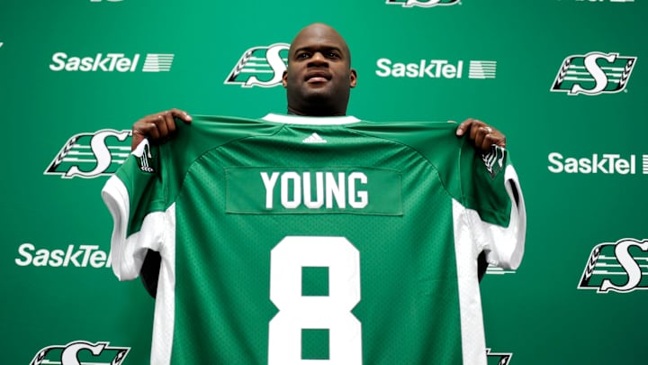 Vince Young waived by CFL team after hamstring tear
