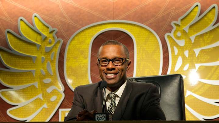 Oregon head coach Willie Taggart Oregon head coach Willie Taggart