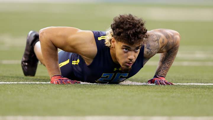 Watch: Falcons Rookie Duke Riley Pulls SUV, Does Ridiculous Resistance Push-Ups