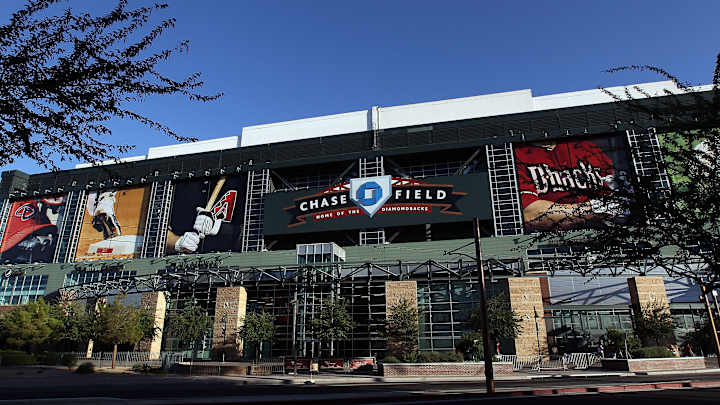 Diamondbacks sue to get out of stadium lease