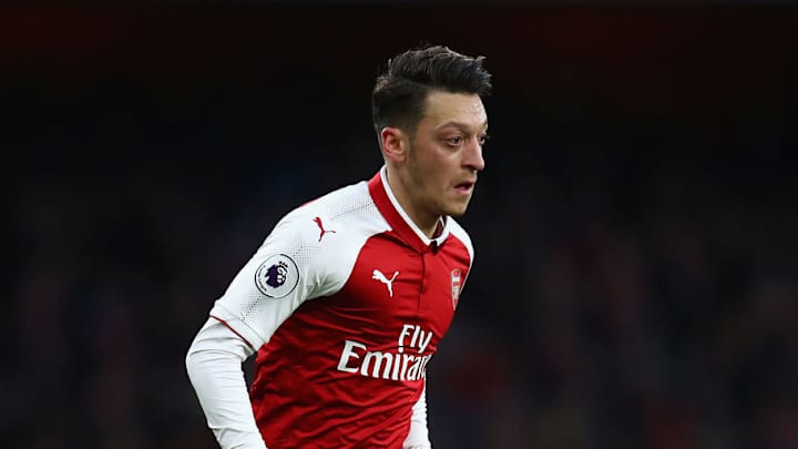 PHOTOS: Arsenal Star Mesut Ozil Confirms New Relationship With Stunning Former Miss Turkey PHOTOS: Arsenal Star Mesut Ozil Confirms New Relationship With Stunning Former Miss Turkey