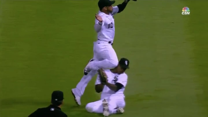 Yoan Moncada Carted Off With Bruised Knee After Colliding With Teammate’s Head